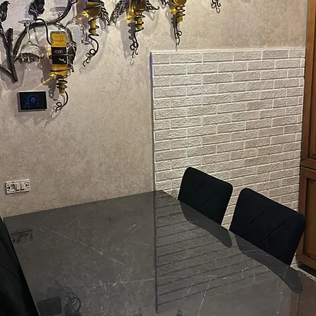 דירה Lara House